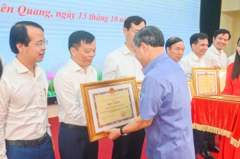 CÔNG TY CỔ PHẦN GẠCH TUYNEL VIÊN CHÂU CHUNG TAY ỦNG HỘ ĐỒNG BÀO BỊ ẢNH HƯỞNG BỞI MƯA LŨ